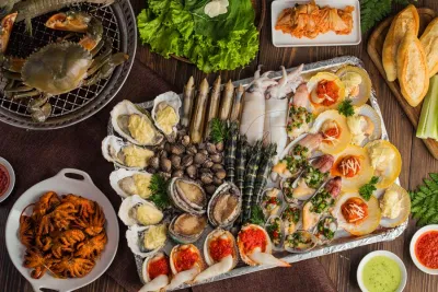 Hải sản tươi ngon với những món ăn đa dạng sẽ hút hồn mọi du khách khi đến Mũi Né (ảnh: Internet) Hải sản tươi ngon với những món ăn đa dạng sẽ hút hồn mọi du khách khi đến Mũi Né (ảnh: Internet)