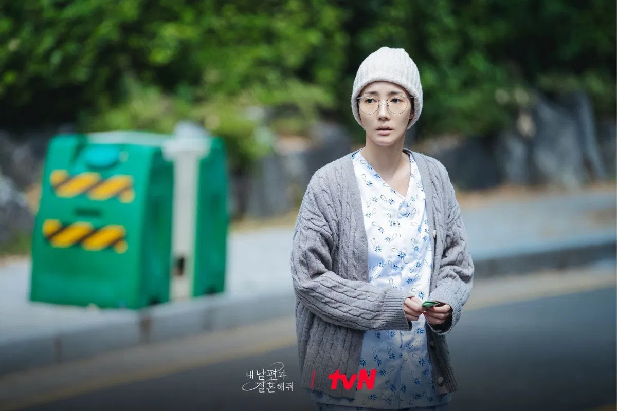 Hình ảnh Park Min Yuong gầy guộc hốc hác khi chỉ còn 37kg. Nguồn: tvN