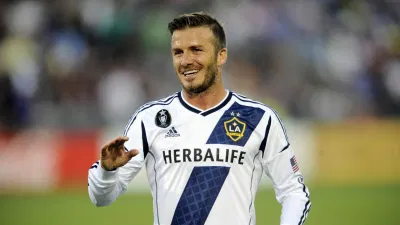 Beckham trong màu áo Galaxy (ảnh: Internet) Beckham trong màu áo Galaxy (ảnh: Internet)