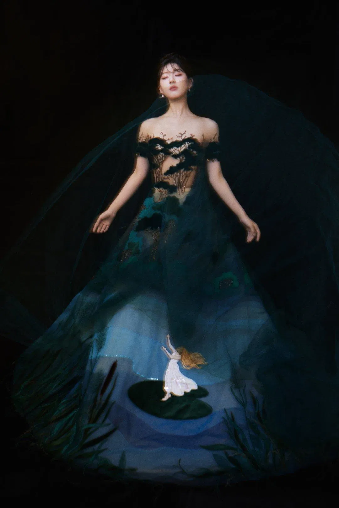 Mẫu đầm dạ hội cầu kì nàu được nữ diễn viên ưu ái chưng diện hôm tham dự Tinh Quang Đại Thưởng 2023 vừa qua (Nguồn: internet)