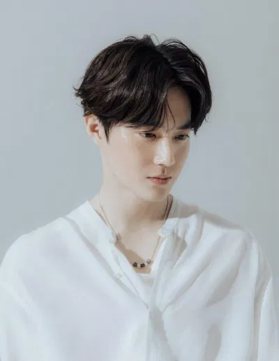 Đôi mắt đẹp khiến fan nữ mê đắm của Suho lại cận tới 14 độ.