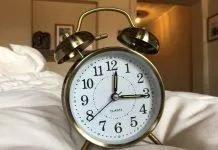 Thói quen đi ngủ thực tế của bạn nên bắt đầu vài giờ trước khi bạn cần ngủ, vì nó giúp cơ thể bạn có thời gian thư giãn. (Nguồn: Internet)