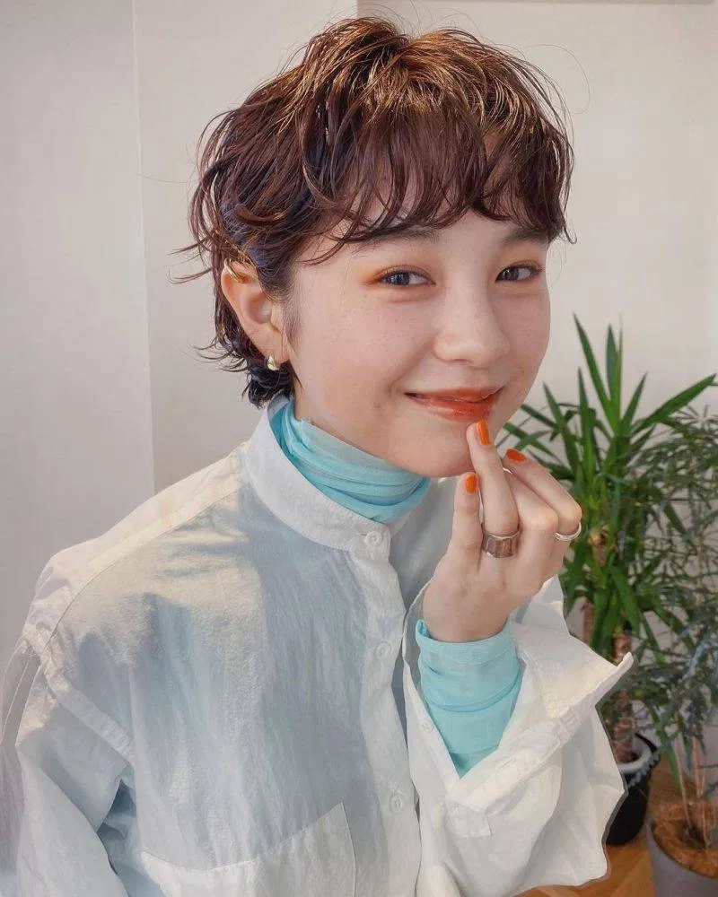 Các kiểu tóc ngắn nữ đẹp 2024 cho khuôn mặt tròn, dài đa dạng (Ảnh: Internet) Các kiểu tóc ngắn nữ đẹp 2024 cho khuôn mặt tròn, dài đa dạng (Ảnh: Internet)