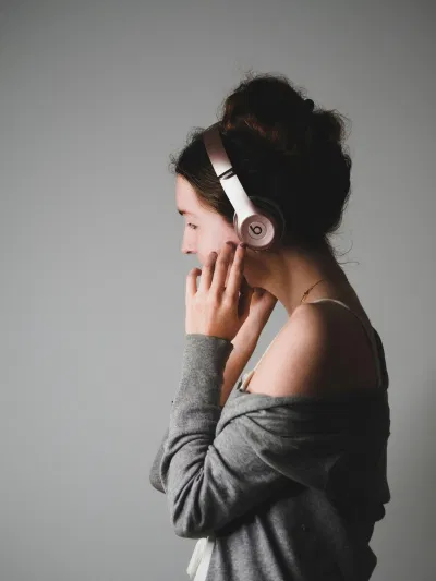 Âm nhạc là nền tảng tuyệt vời cho việc tập luyện vì nó mang lại cho chúng ta nhịp điệu mà chúng ta có thể theo dõi.(Nguồn: Internet)