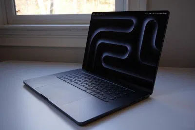 MacBook Pro 16 inch (Ảnh: Internet) MacBook Pro 16 inch (Ảnh: Internet)