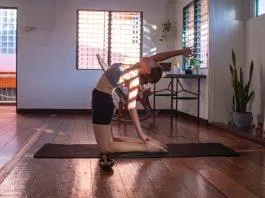 Xác định vị trí một khu vực cụ thể trong nhà có thể được sử dụng để thực hiện các bài tập thể dục một cách an toàn là bước đầu tiên quan trọng để duy trì quyết tâm và sự tập trung của bạn. (Nguồn: Internet)