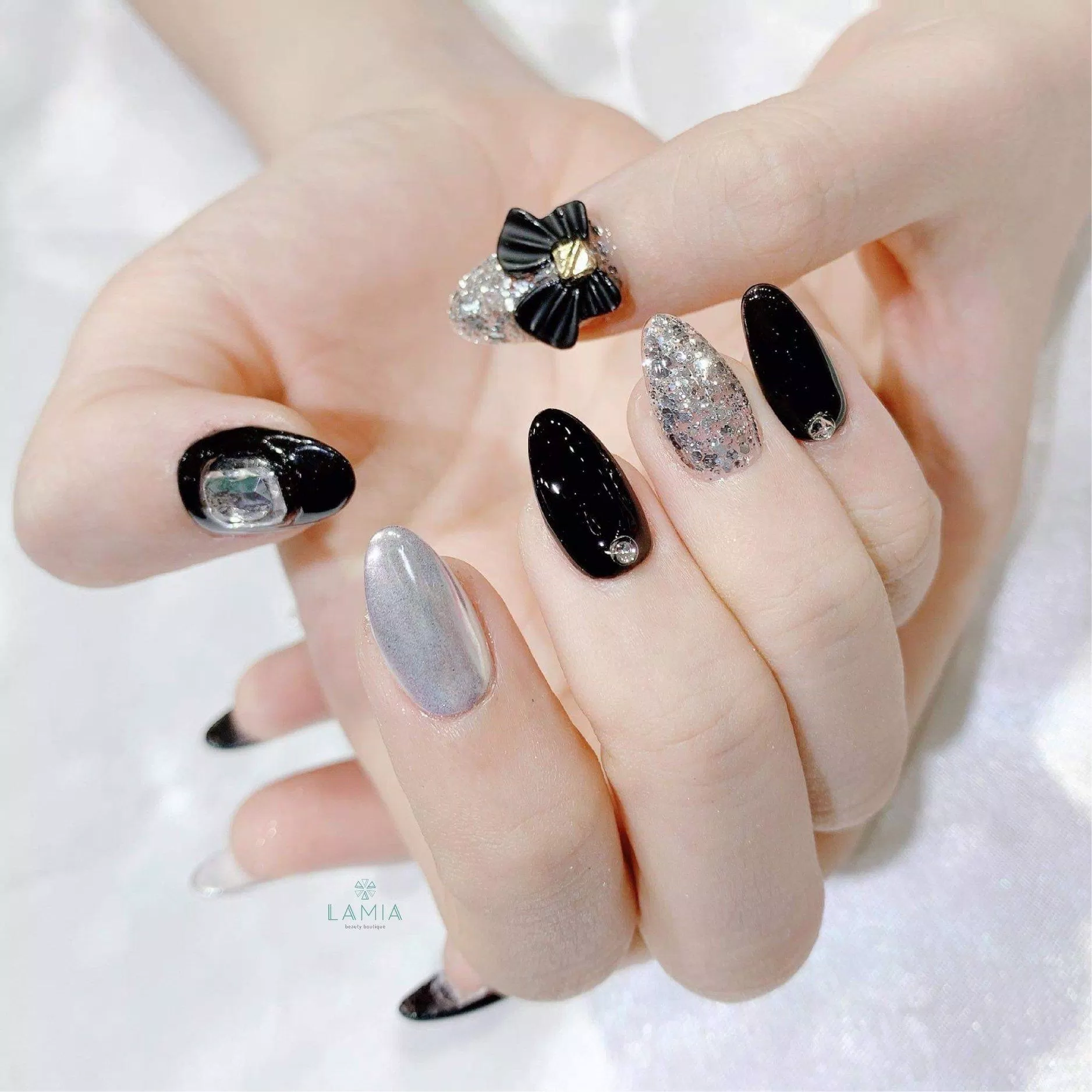 Mẫu nail 2025 sang chảnh, ấn tượng (Ảnh: Internet)