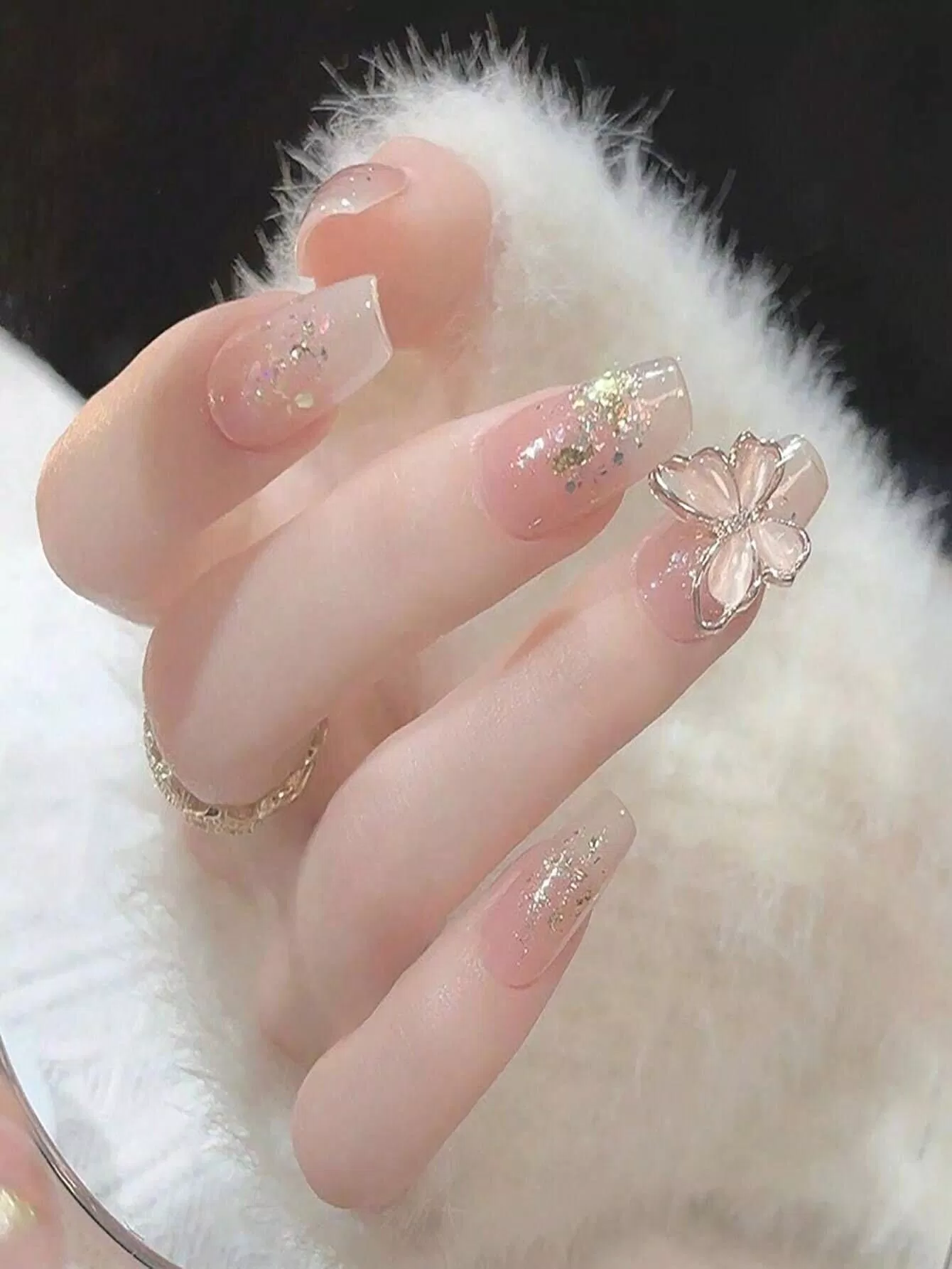 Mẫu nail 2025 đẹp thanh lịch (Ảnh: Internet)