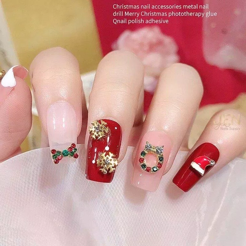 Mẫu nail Giáng Sinh màu đỏ rực rỡ (Ảnh: Internet)