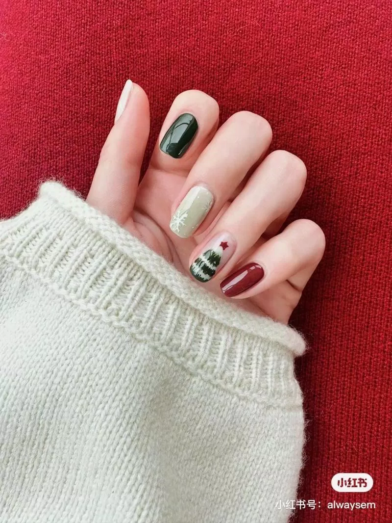 Mẫu nail Giáng Sinh màu đỏ rực rỡ (Ảnh: Internet)