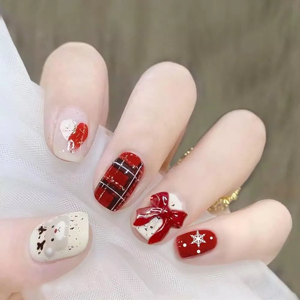 Mẫu nail Giáng Sinh ngắn đơn giản đẹp nhất (Ảnh: Internet)