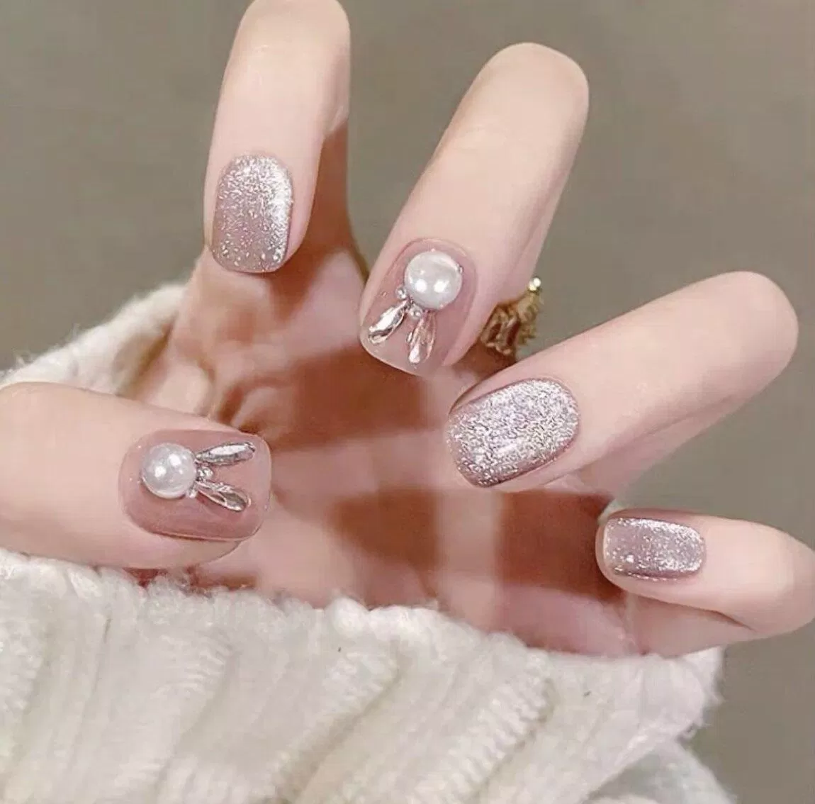 Mẫu nail Giáng Sinh mắt mèo hot trend (Ảnh: Internet)