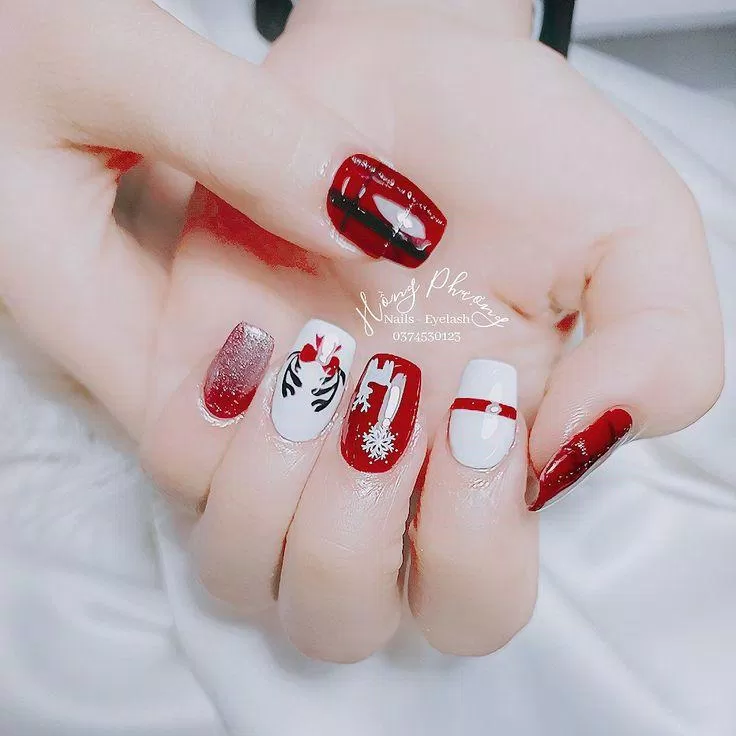 Mẫu nail Giáng Sinh màu đỏ rực rỡ (Ảnh: Internet)