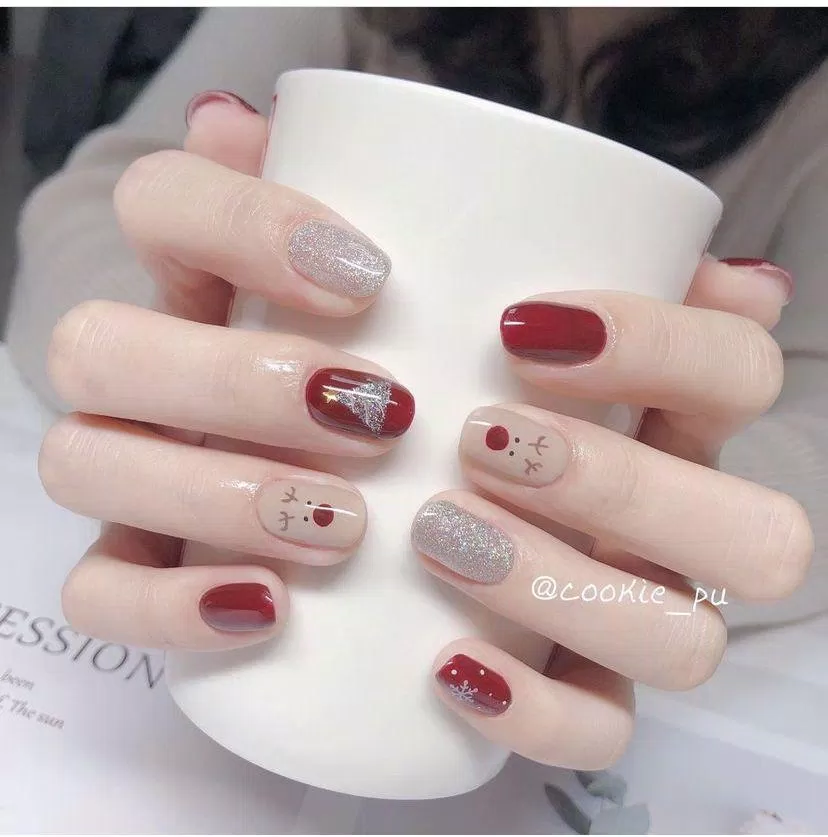 240+ mẫu nail Giáng Sinh 2023 đẹp đa dạng, trendy nhất ấn tượng đơn giản Giáng sinh hot trend màu đỏ mẫu nail noel mẫu nail noel 2023 mẫu nail noel 2023 đẹp Mẫu nail noel cute nail Giáng Sinh nail giáng sinh đẹp nail noel sang trọng