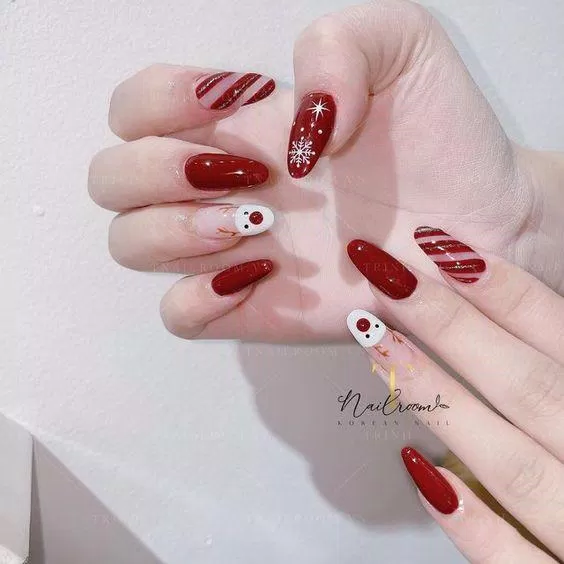 Mẫu nail Giáng Sinh màu đỏ rực rỡ (Ảnh: Internet)