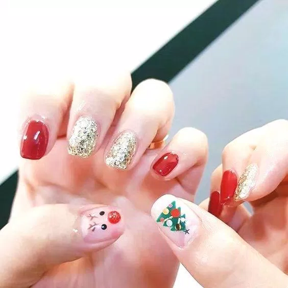 Mẫu nail Giáng Sinh màu đỏ rực rỡ (Ảnh: Internet)