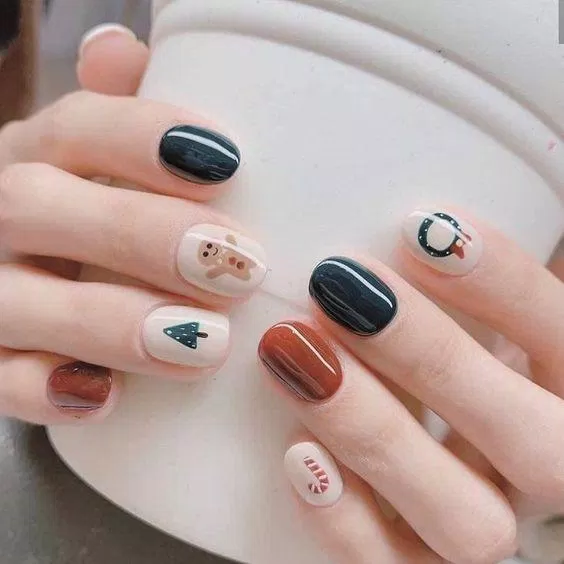 Mẫu nail Giáng Sinh ngắn đơn giản đẹp nhất (Ảnh: Internet)