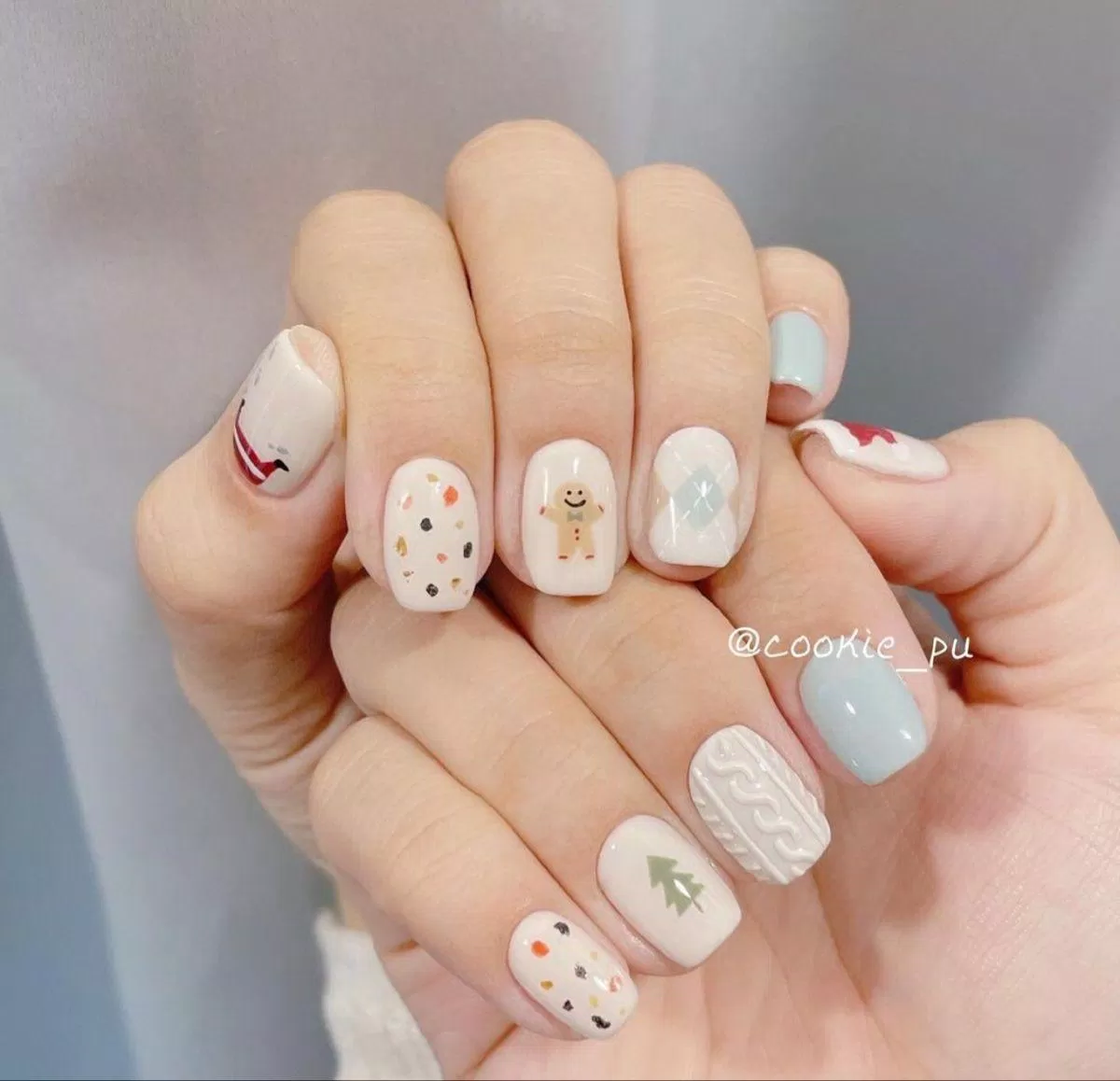 Mẫu nail Giáng Sinh ngắn đơn giản đẹp nhất (Ảnh: Internet)