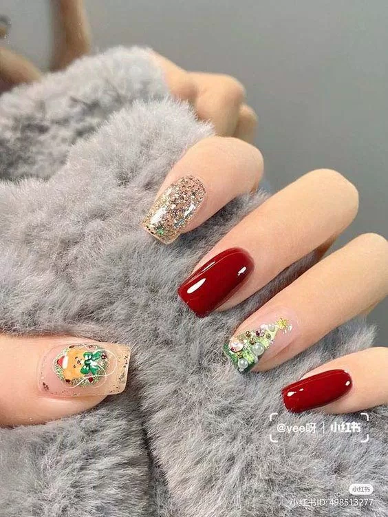 Mẫu nail Giáng Sinh màu đỏ rực rỡ (Ảnh: Internet)