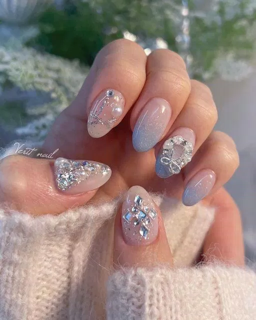 Mẫu nail Giáng Sinh mắt mèo hot trend (Ảnh: Internet)