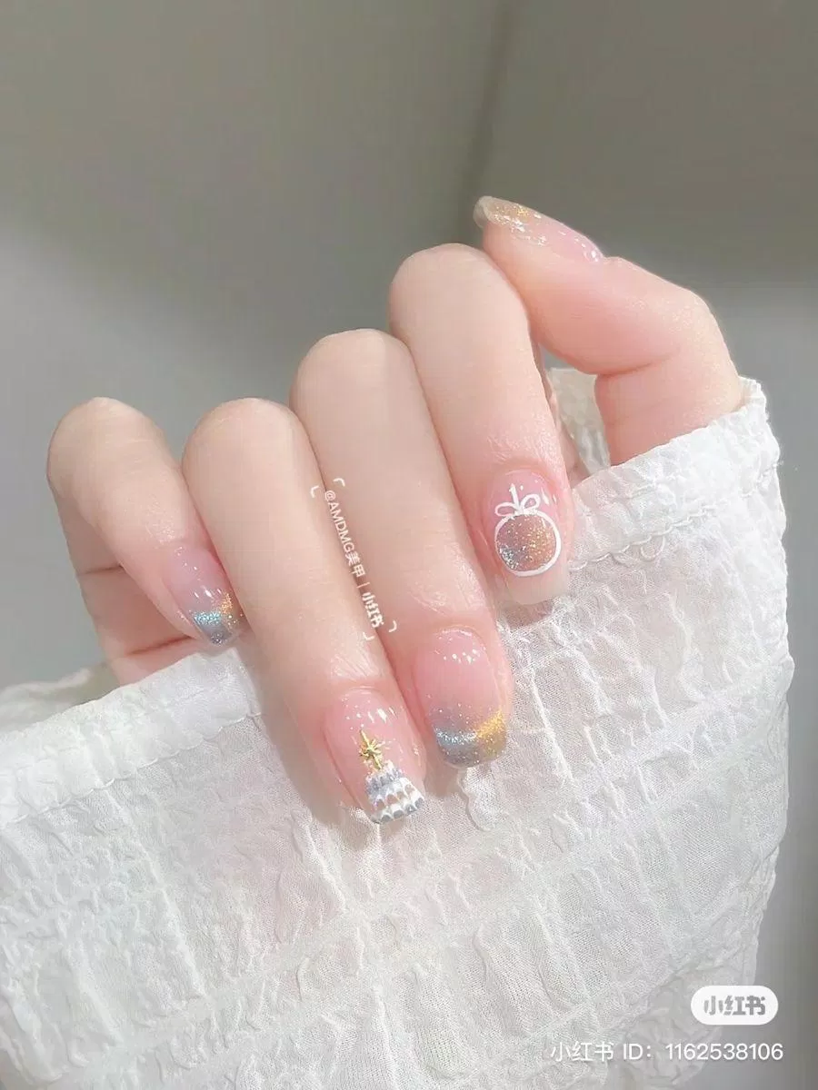 Mẫu nail Giáng Sinh mắt mèo hot trend (Ảnh: Internet)