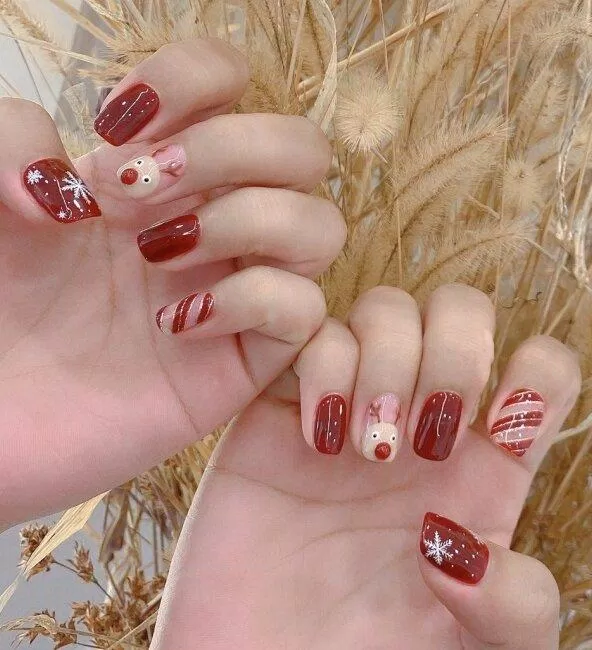 Mẫu nail Giáng Sinh màu đỏ rực rỡ (Ảnh: Internet)