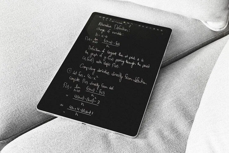 Ghi chú bằng ứng dụng Samsung Notes trên Galaxy Tab S9+ (Ảnh: Internet) Ghi chú bằng ứng dụng Samsung Notes trên Galaxy Tab S9+ (Ảnh: Internet)