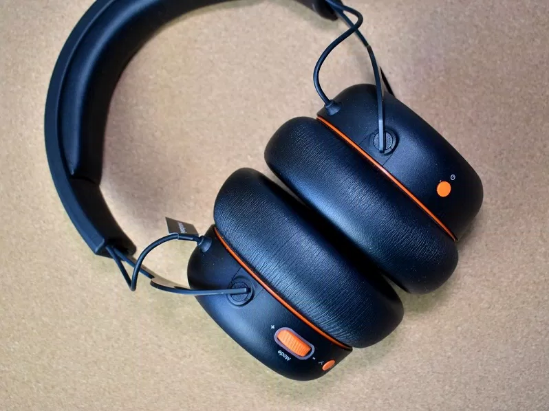 Beyerdynamic MMX 200 có phần đệm tai dày (Ảnh: Internet) Beyerdynamic MMX 200 có phần đệm tai dày (Ảnh: Internet)