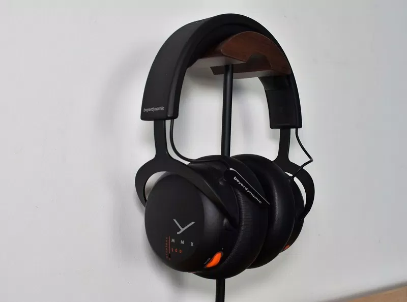 Tai nghe Beyerdynamic MMX 200 (Ảnh: Internet) Tai nghe Beyerdynamic MMX 200 (Ảnh: Internet)