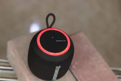 Tronsmart T7 có đầy đủ các nút để bạn thao tác một cách dễ dàng (Ảnh: Internet)