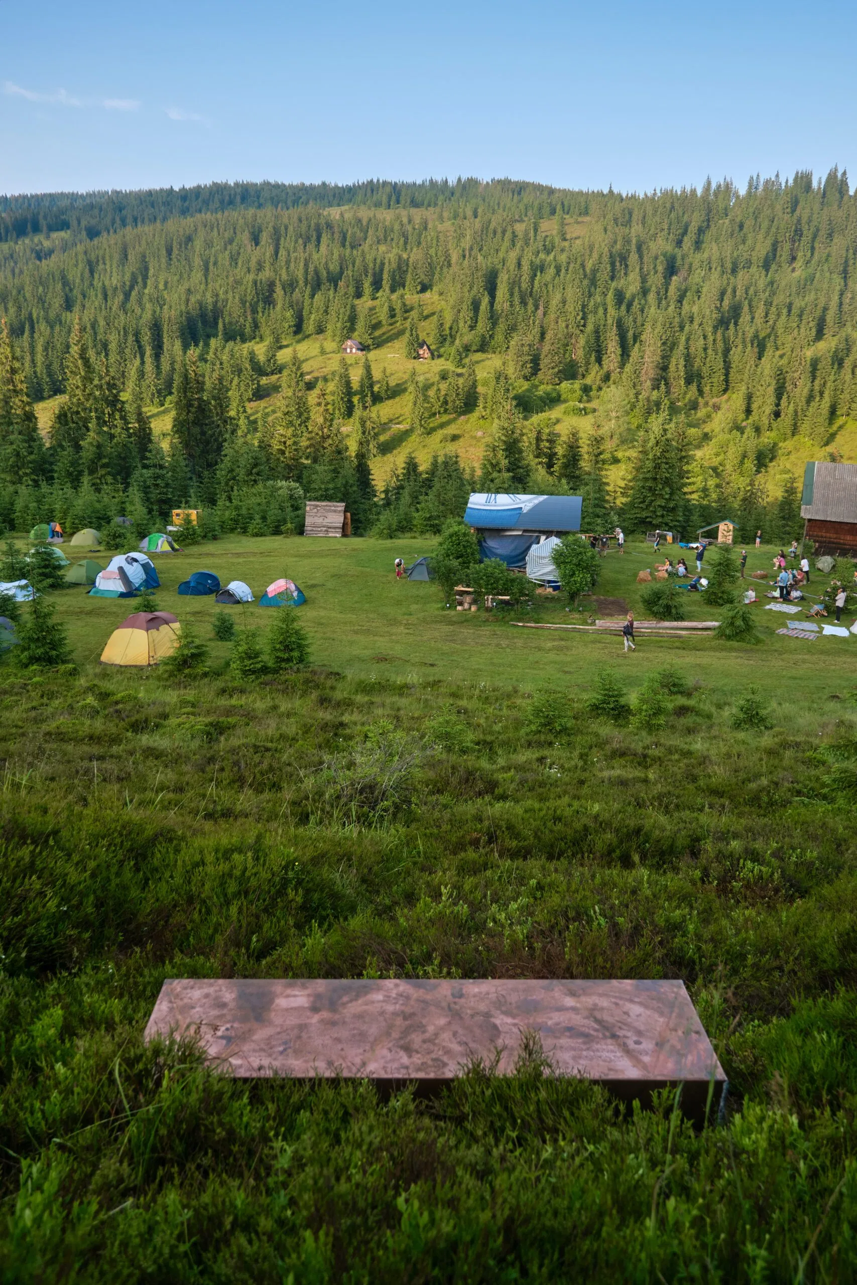 Hoạt động thể chất trong môi trường ánh sáng tự nhiên, nhiều oxy, khiến việc vận động càng có lợi hơn. (Nguồn: Internet)