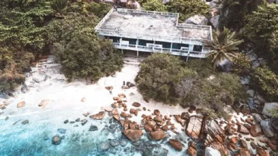 Bãi biển khu nghỉ dưỡng bị bỏ hoang ở Koh Tao (Ảnh: Internet) Bãi biển khu nghỉ dưỡng bị bỏ hoang ở Koh Tao (Ảnh: Internet)