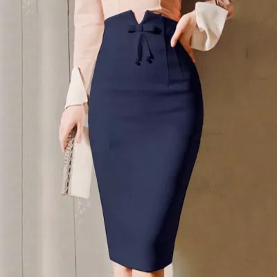 Chân váy màu xanh navy giúp nổi bật làn da của bạn (Ảnh: Internet)