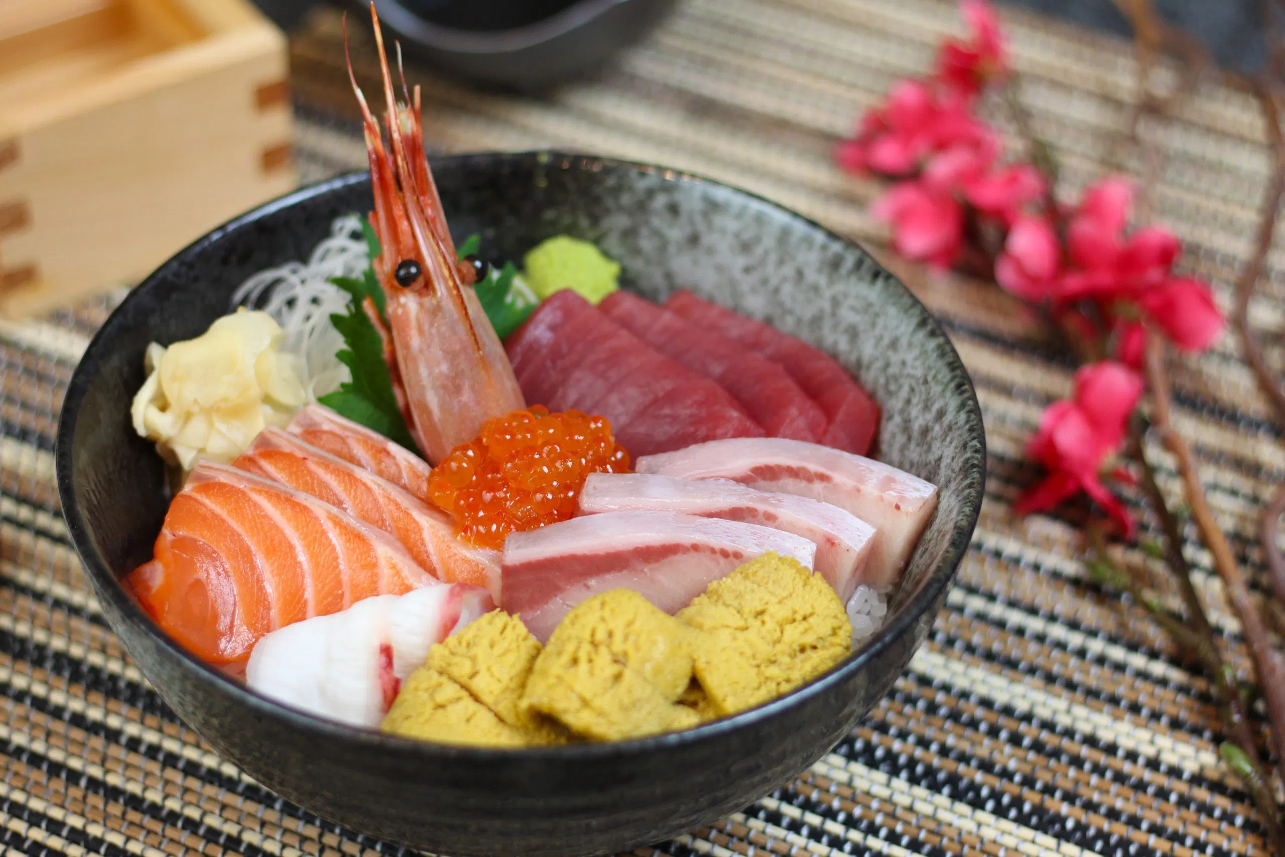 Chirashi don (Ảnh: Internet) Chirashi don (Ảnh: Internet)