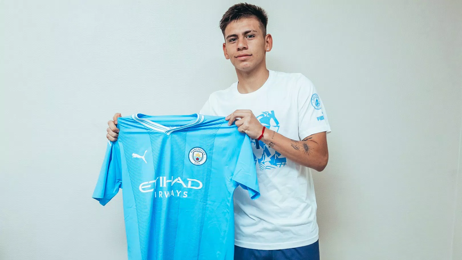 Echeverri đã lựa chọn gia nhập Man City (Ảnh: Internet)