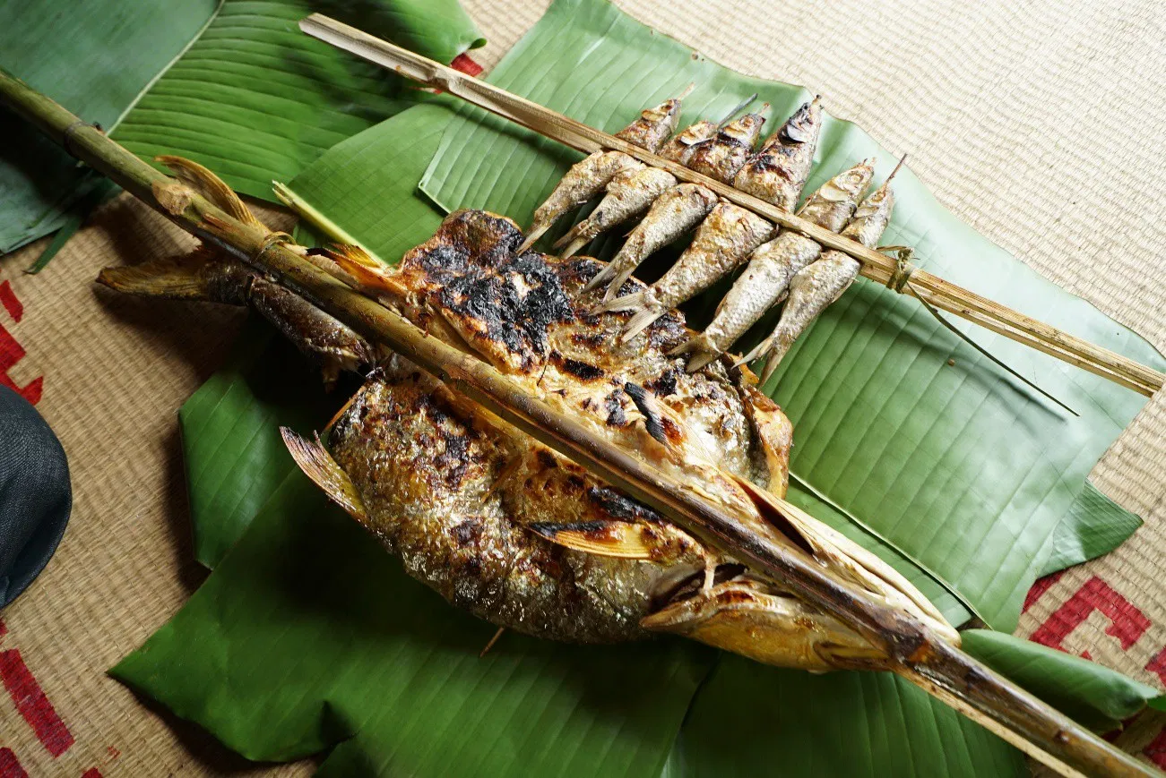 Lá chuối để bày thức ăn (Ảnh: Internet) Lá chuối để bày thức ăn (Ảnh: Internet)