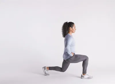 bài tập Lunges cho người bận rộn (Ảnh: Internet) bài tập Lunges cho người bận rộn (Ảnh: Internet)