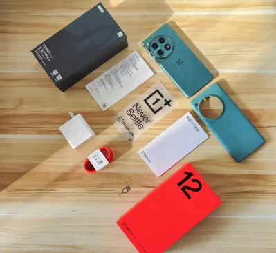 OnePlus 12 (Ảnh: Internet) OnePlus 12 (Ảnh: Internet)