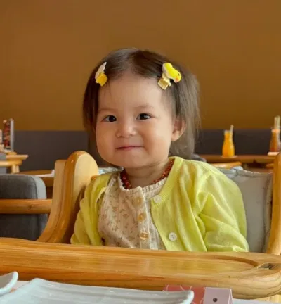 Khiến cư dân mạng "mờ ê mê" đến giờ vẫn chưa dứt nổi là Pam - em bé nhà hot girl Salim và Hải Long.