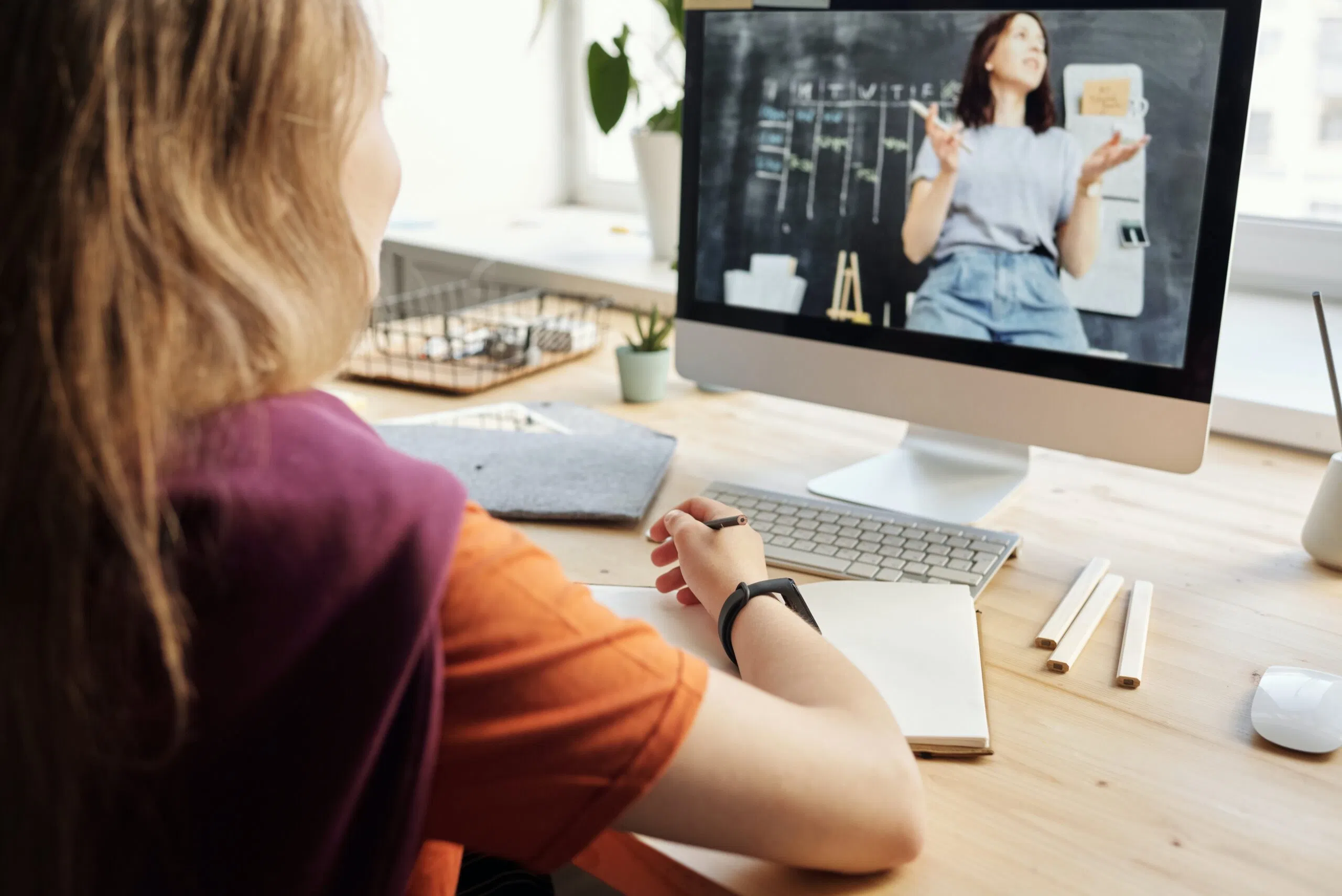 Sử dụng một số nguồn bên ngoài nhất định như Youtube, Google là một trong những ứng dụng hay nhất mọi thời đại. (Nguồn: Internet)