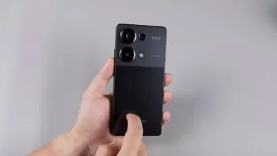 POCO M6 Pro có mặt lưng khá là bóng bẩy và đẹp mắt (Ảnh: Internet) POCO M6 Pro có mặt lưng khá là bóng bẩy và đẹp mắt (Ảnh: Internet)