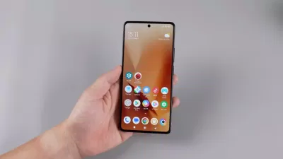 POCO M6 Pro có viền xung quanh khá là mỏng (Ảnh: Internet) POCO M6 Pro có viền xung quanh khá là mỏng (Ảnh: Internet)