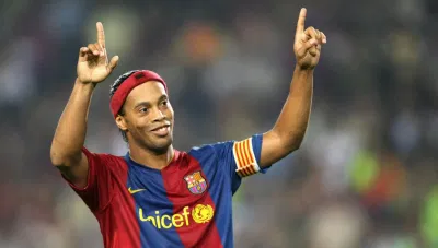 Ronaldinho trong màu áo Barcelona (ảnh: Internet) Ronaldinho trong màu áo Barcelona (ảnh: Internet)