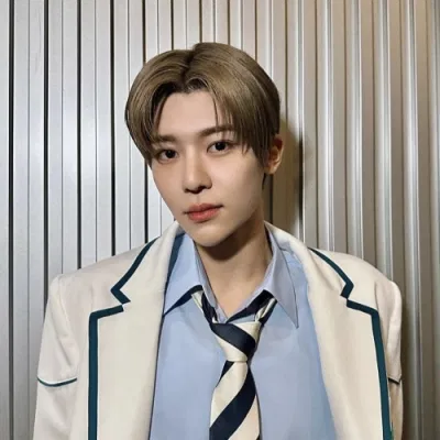 Sion thường được nhận xét có gương mặt khá giống với đàn anh cùng nhóm NCT 127 Jaehyun. Nguồn: Ảnh từ Internet.