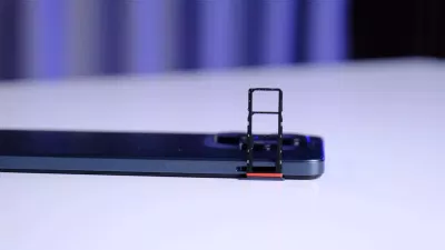 Có khe SIM nằm ở phía bên trái (Ảnh: Internet)