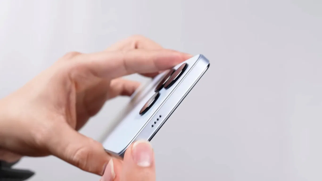 Tecno Spark Go 2024 sở hữu loa kép (Ảnh: Internet)