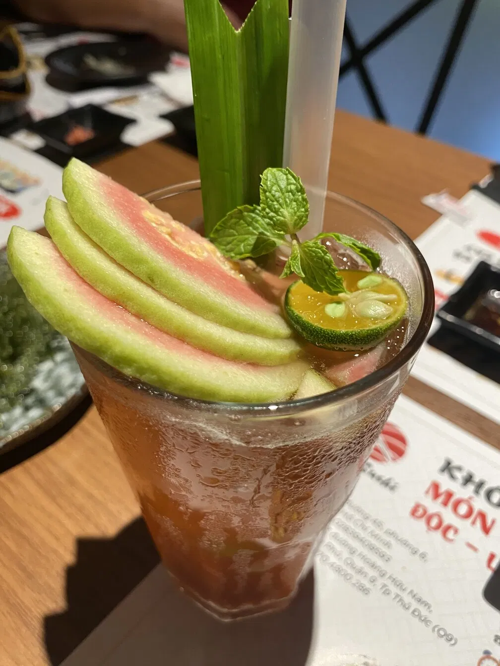 Trà ổi hồng (nguồn: BlogAnChoi)