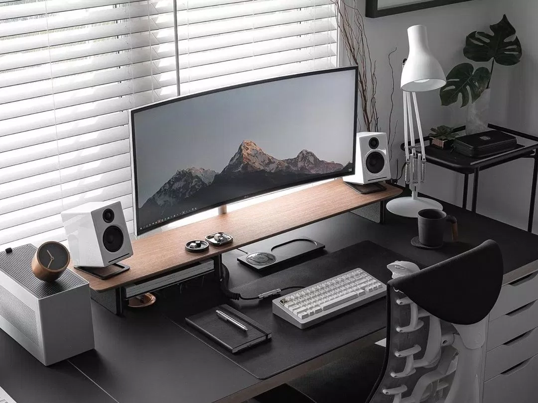 Top 30 mẹo thiết kế, trang trí bàn làm việc tối giản tại nhà bạn cần biết (Internet) Top 30 mẹo thiết kế, trang trí bàn làm việc tối giản tại nhà bạn cần biết (Internet)