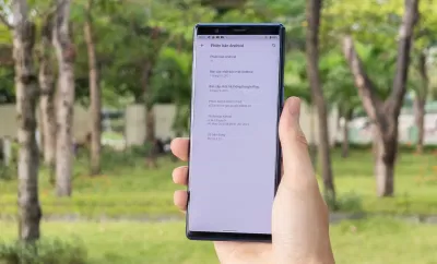 Xperia 5 chạy hệ điều hành Android 11 khá cũ và lỗi thời (Ảnh: Internet)