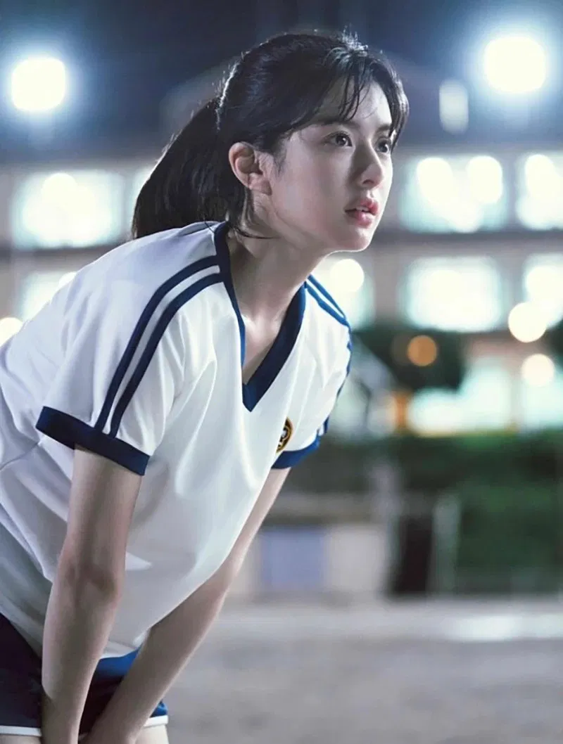 Go Yoon Jung không chỉ có vẻ đẹp thanh tú chuẩn nữ sinh mà diễn cảnh đáng yêu hay xúc động đều cực tốt. (Ảnh: Internet)